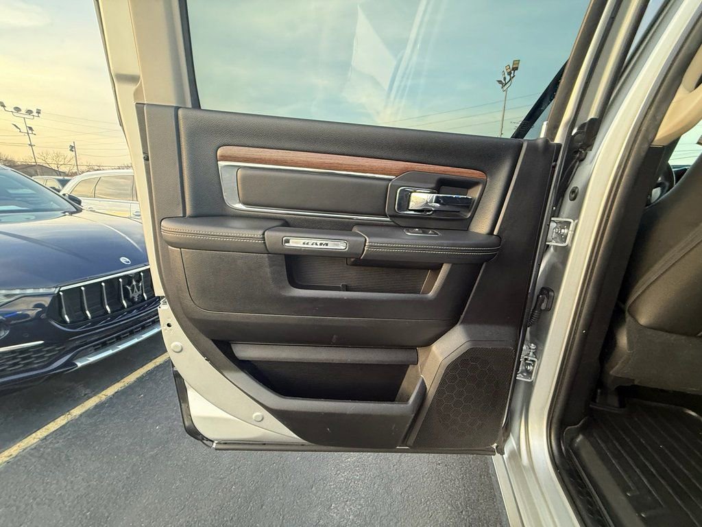 Used 2016 RAM 2500 Laramie w/ Convenience Group image 18