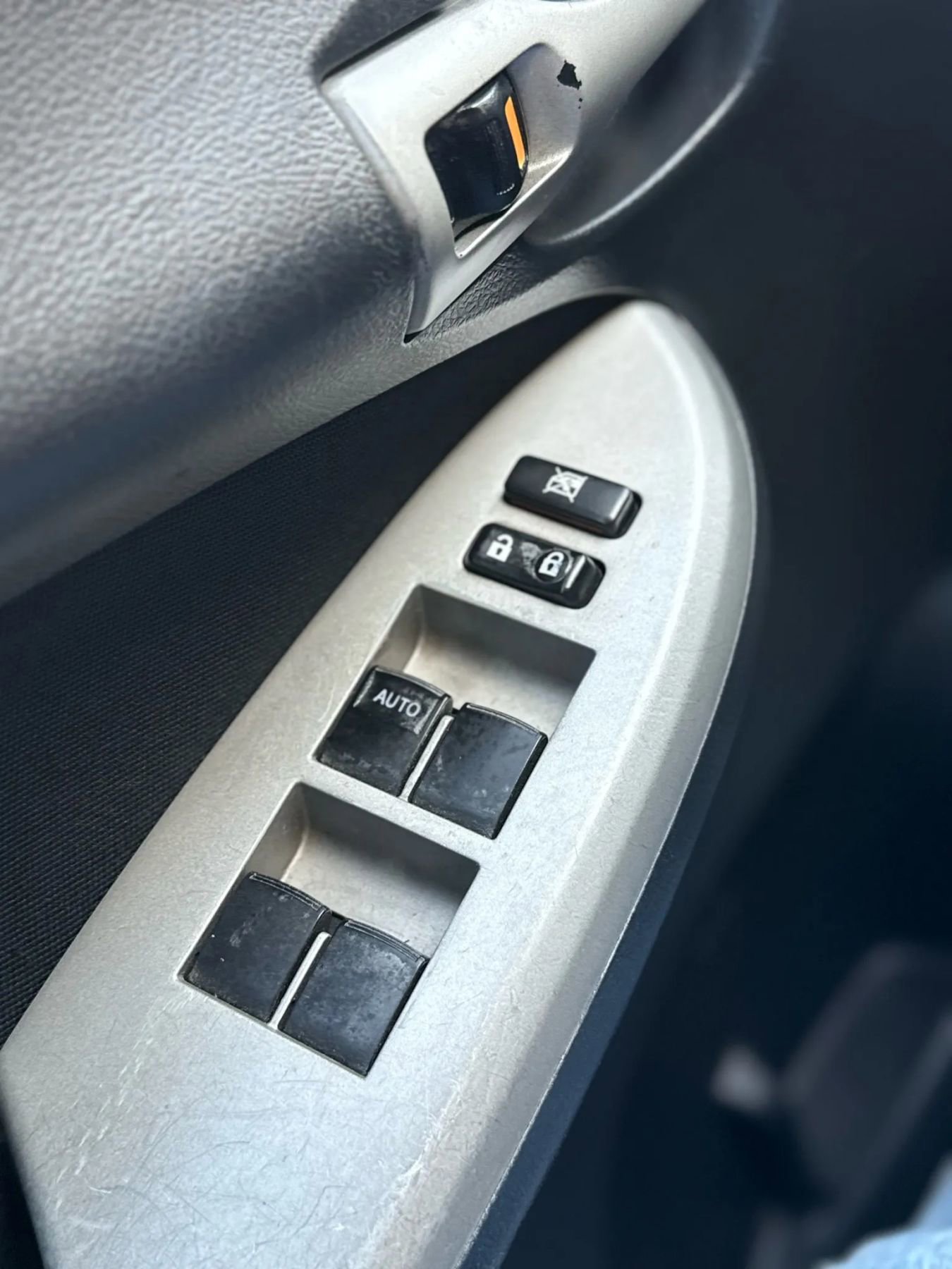 Used 2012 Toyota Corolla S image 28