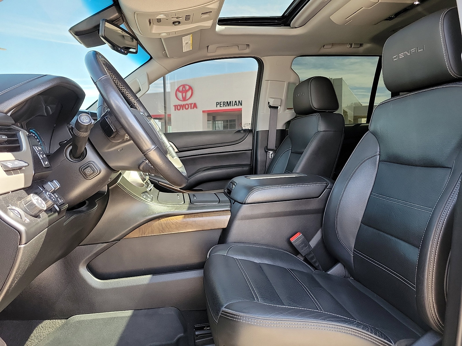 Used 2019 GMC Yukon Denali w/ Denali Ultimate Package image 12