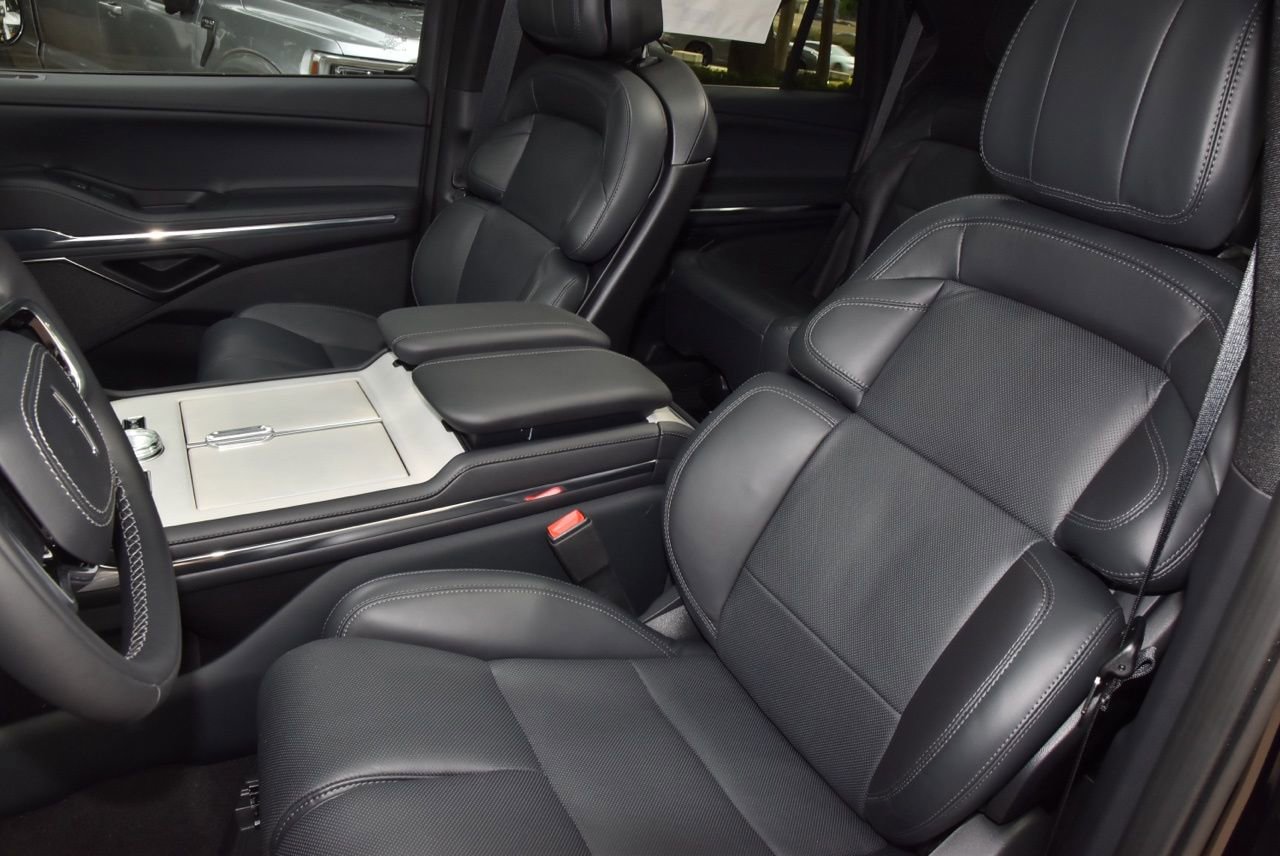 New 2026 Lincoln Navigator Reserve w/ Jet Appearance Package image 43