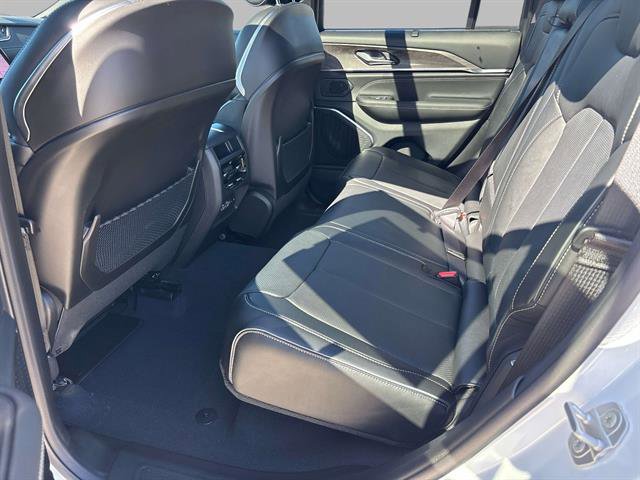 New 2025 Jeep Grand Cherokee Overland image 6