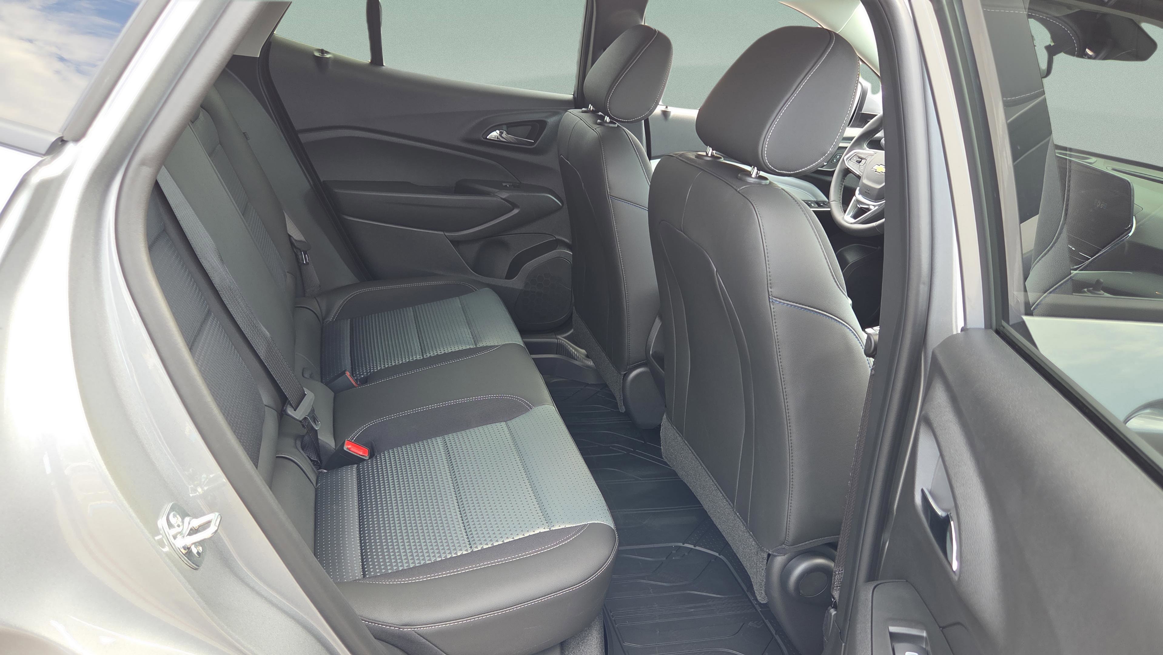 Used 2026 Chevrolet Trax LT w/ Driver Confidence Package FWD image 14