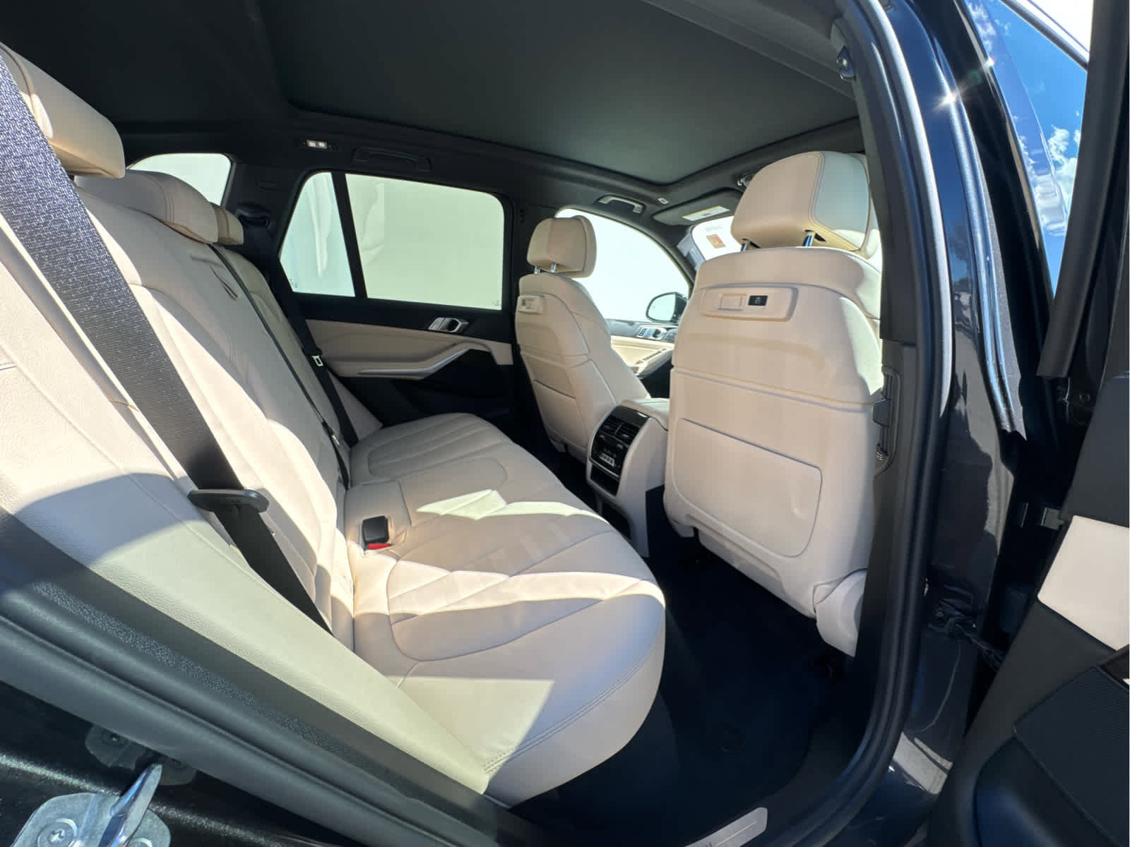 Used 2021 BMW X5 xDrive40i w/ Luxury Seating Package 2 AWD/4WD image 26