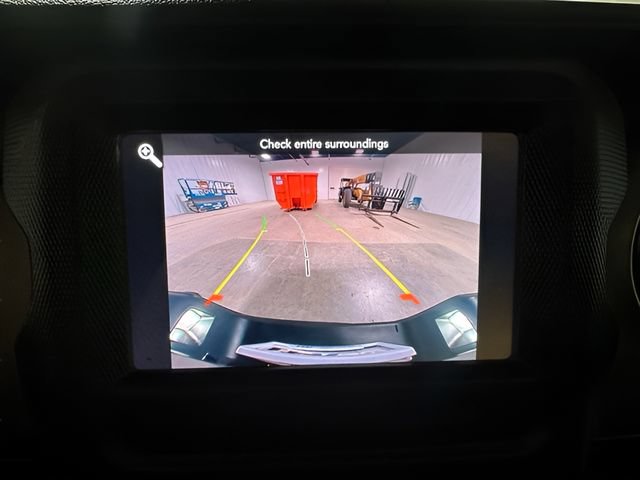 Used 2020 Jeep Gladiator Sport w/ Technology Group AWD/4WD image 17
