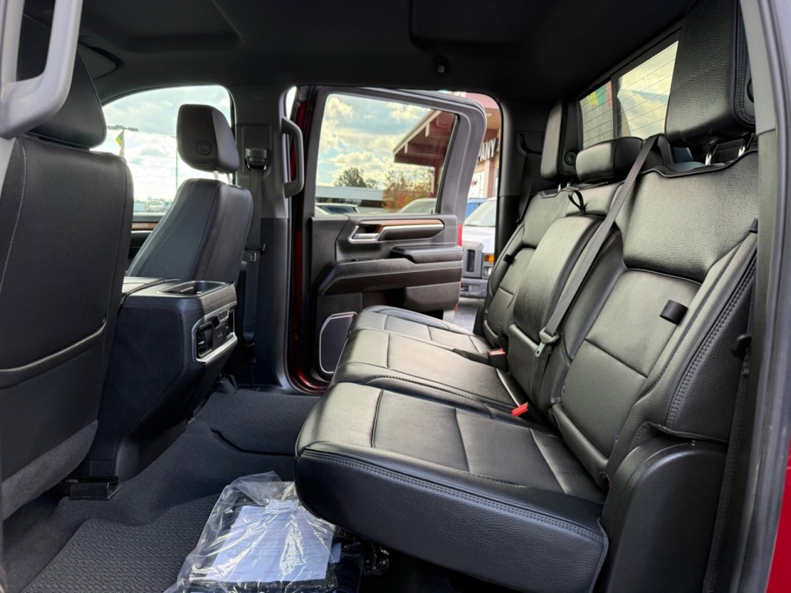 Used 2024 GMC Sierra 3500 Denali w/ Technology Package image 14