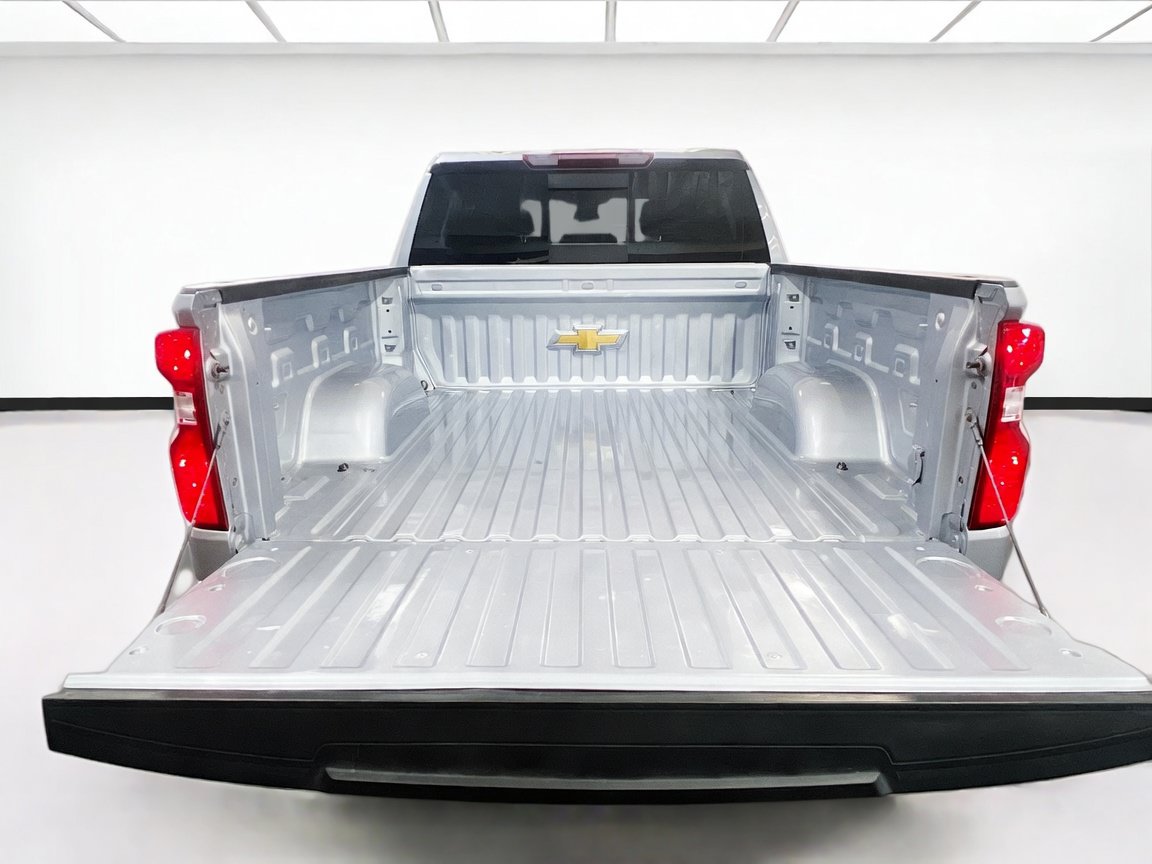 Used 2024 Chevrolet Silverado 1500 LT w/ Safety Package AWD/4WD image 18