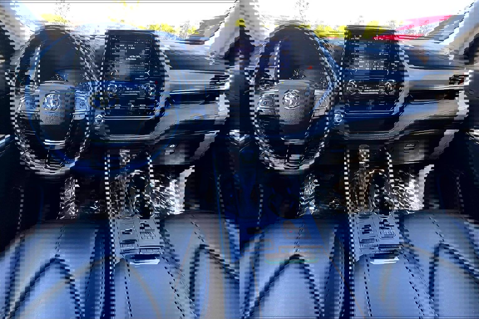 Used 2021 Toyota Highlander XLE image 14