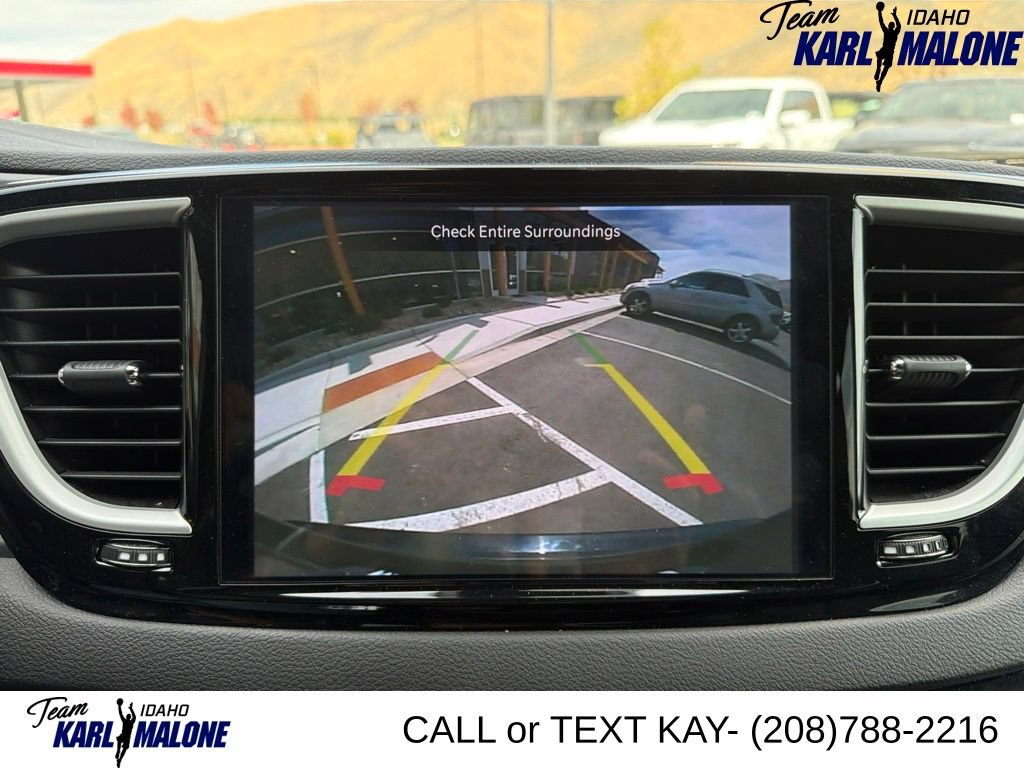 Used 2025 Chrysler Pacifica Select FWD image 36