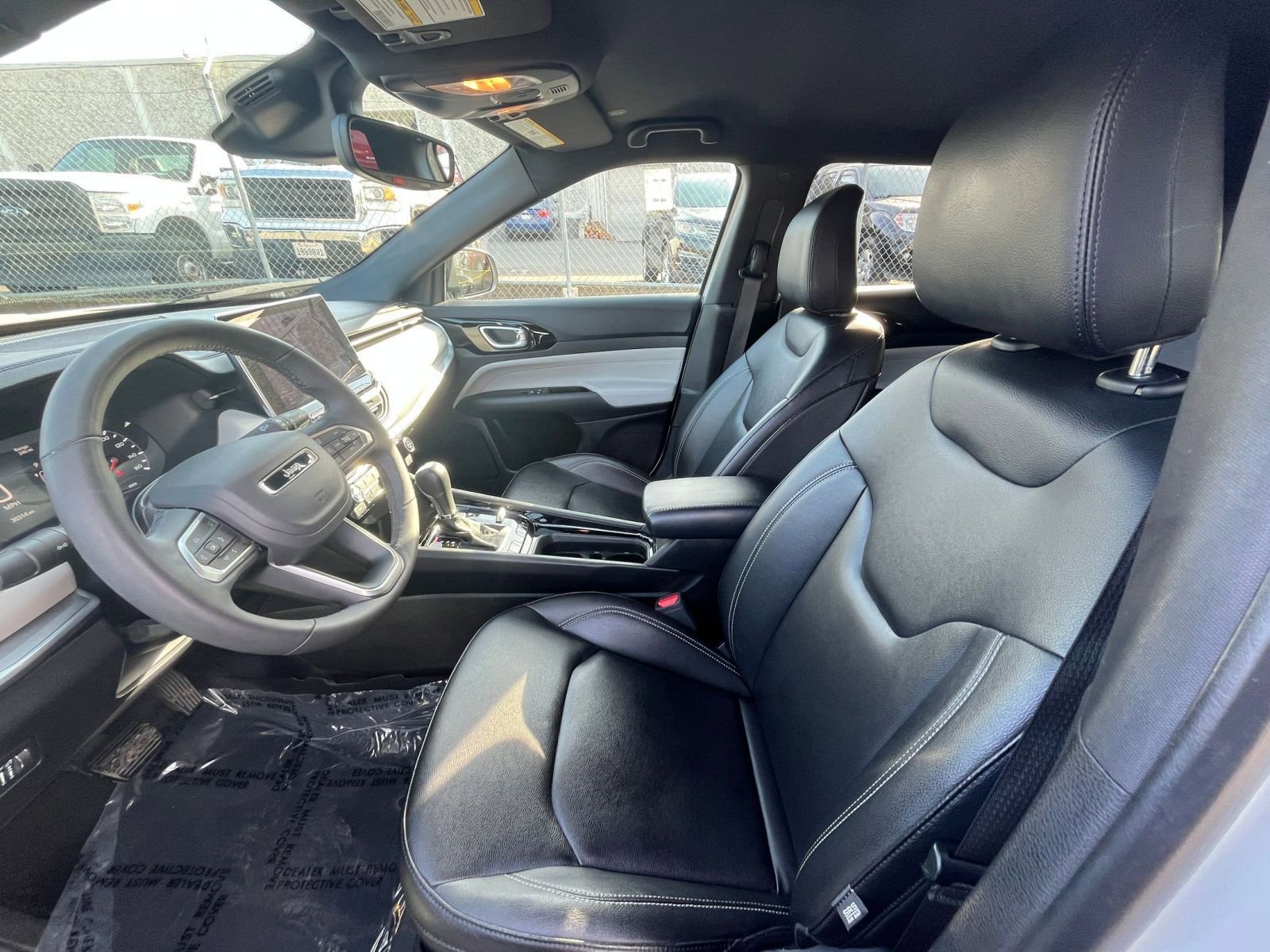 Used 2025 Jeep Compass Limited image 28