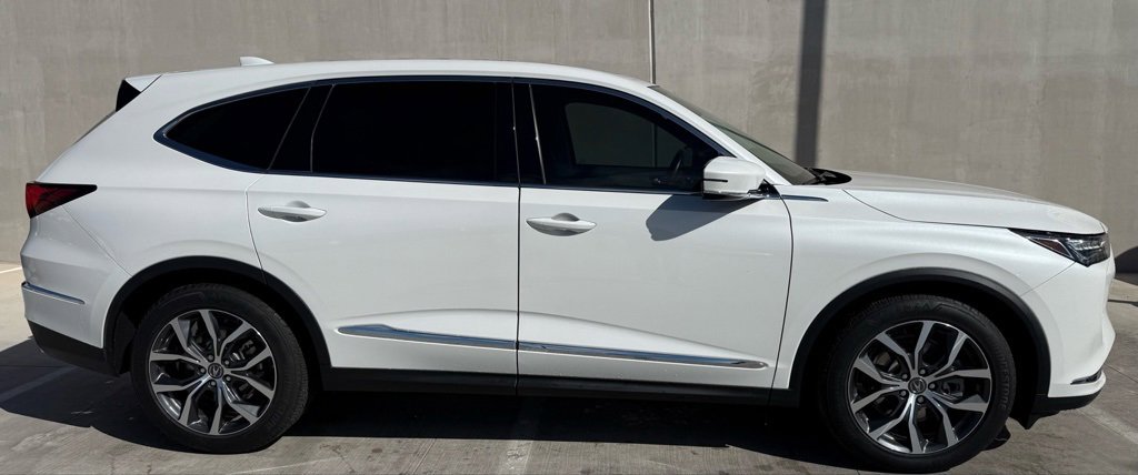 Used 2023 Acura MDX FWD w/ Technology Package image 3