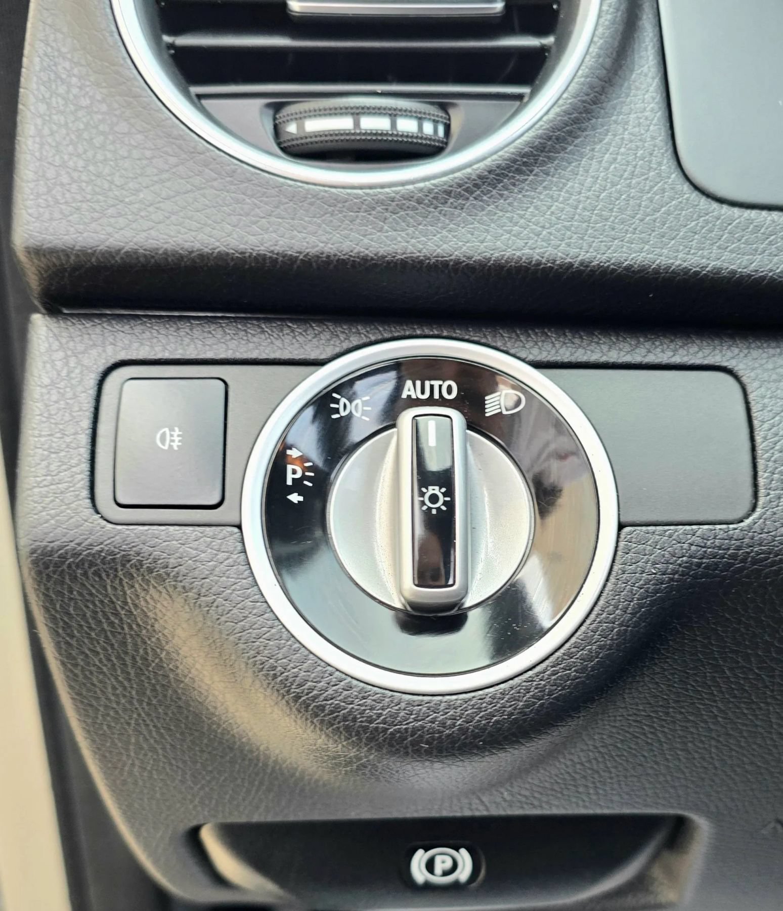 Used 2013 Mercedes-Benz C 250 Sedan image 41
