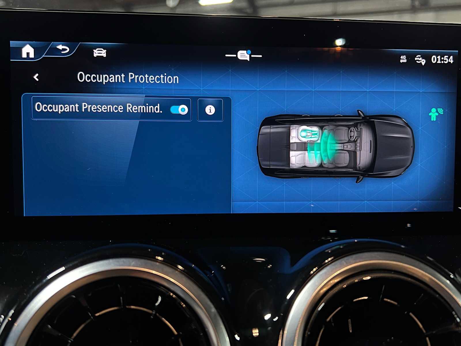 Certified 2025 Mercedes-Benz GLB 250 4MATIC image 37