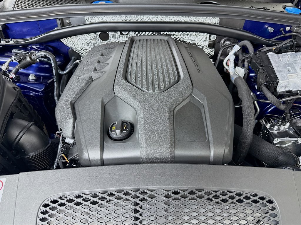 New 2026 Porsche Macan AWD/4WD image 32