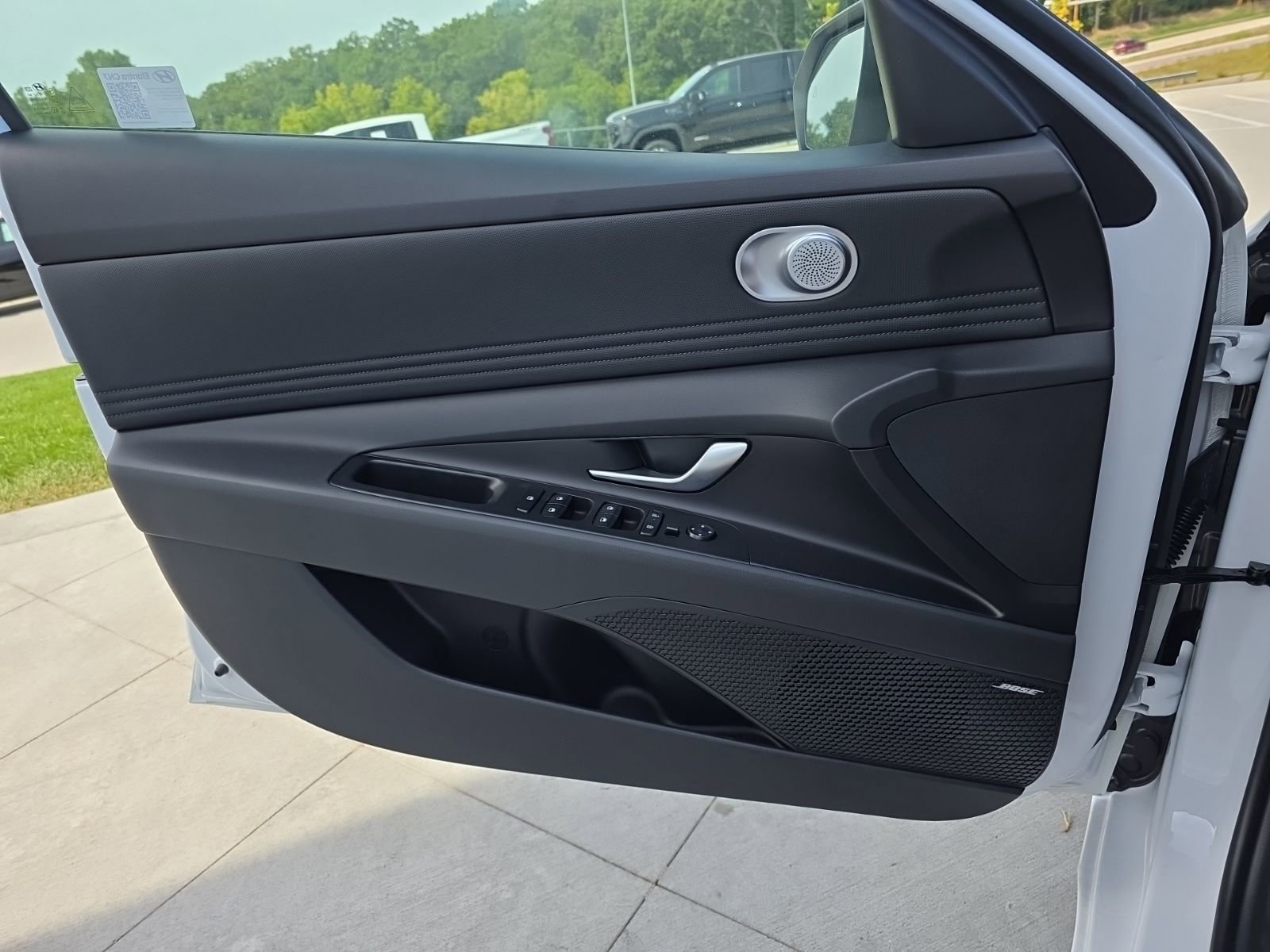 New 2025 Hyundai Elantra Limited image 26