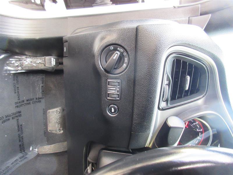 Used 2022 Dodge Challenger SXT image 12