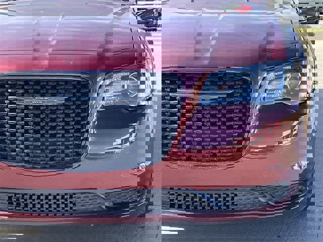 Used 2023 Chrysler 300 Touring w/ Sport Appearance Package image 7