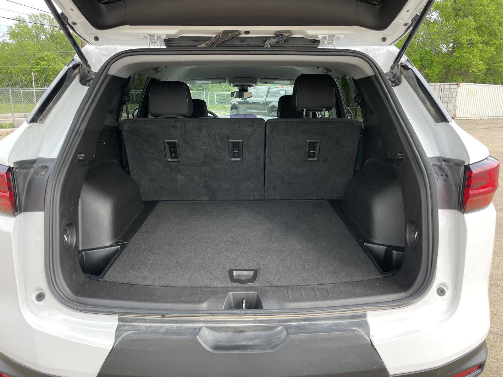 Used 2025 Chevrolet Blazer LT FWD image 35