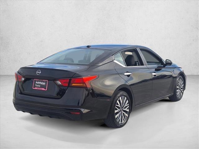 Used 2025 Nissan Altima 2.5 SV image 5