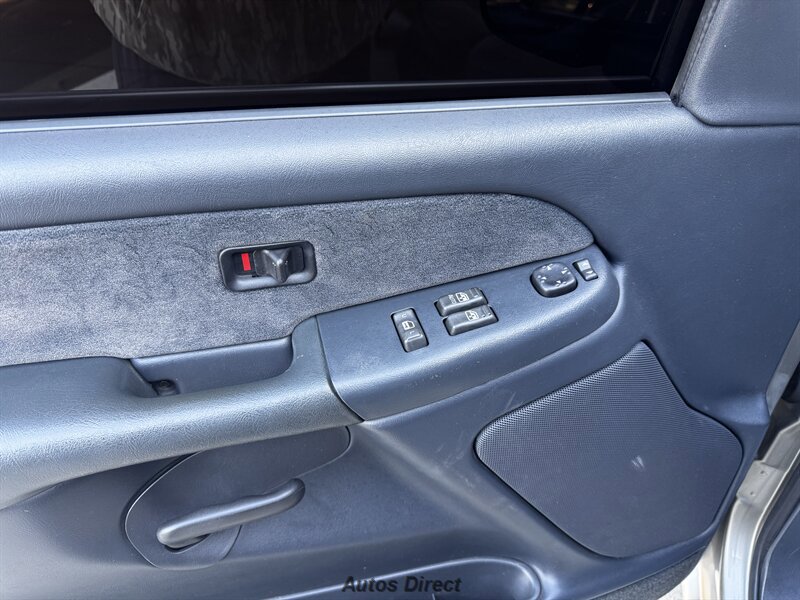 Used 2000 Chevrolet Silverado 1500 LS image 21
