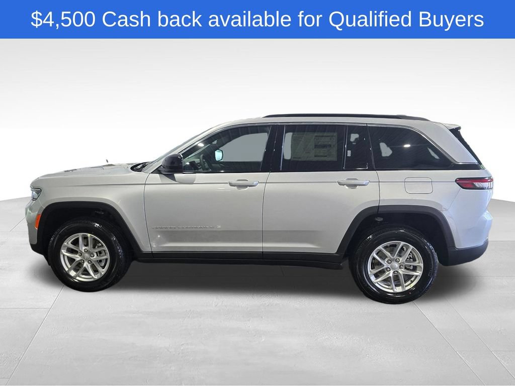 New 2026 Jeep Grand Cherokee Laredo w/ Trailer Tow Package AWD/4WD image 2