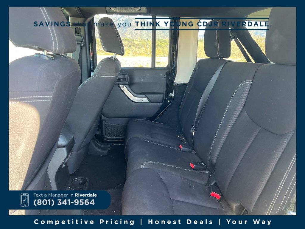 Used 2013 Jeep Wrangler Unlimited Sahara w/ Connectivity Group image 9