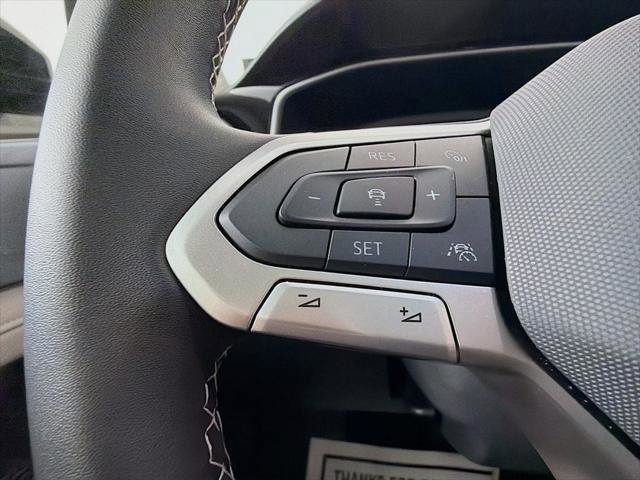 Used 2025 Volkswagen Taos SEL AWD/4WD image 11