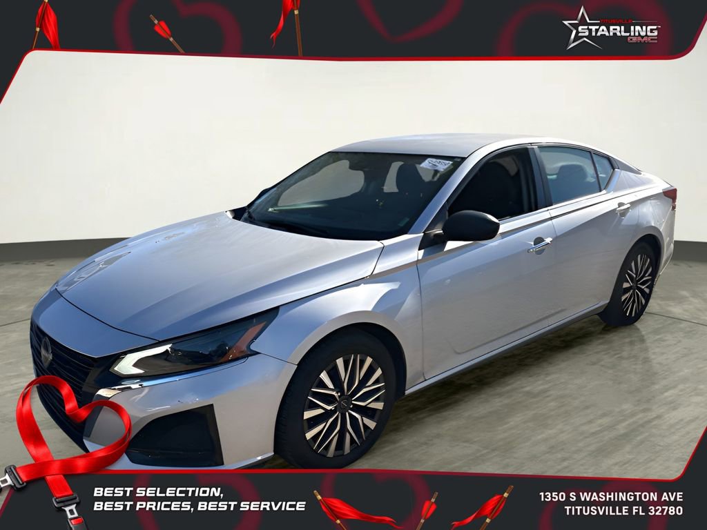 Used 2024 Nissan Altima 2.5 SV image 1