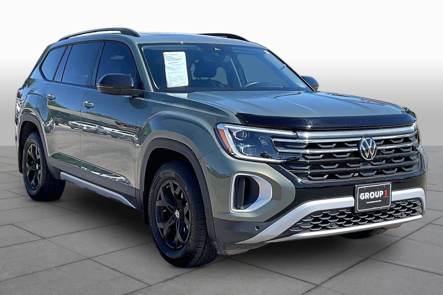 Used 2024 Volkswagen Atlas Peak Edition SEL AWD/4WD image 3