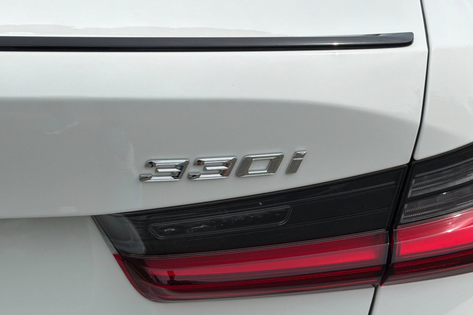 Used 2026 BMW 330i Sedan w/ M Sport Package image 38