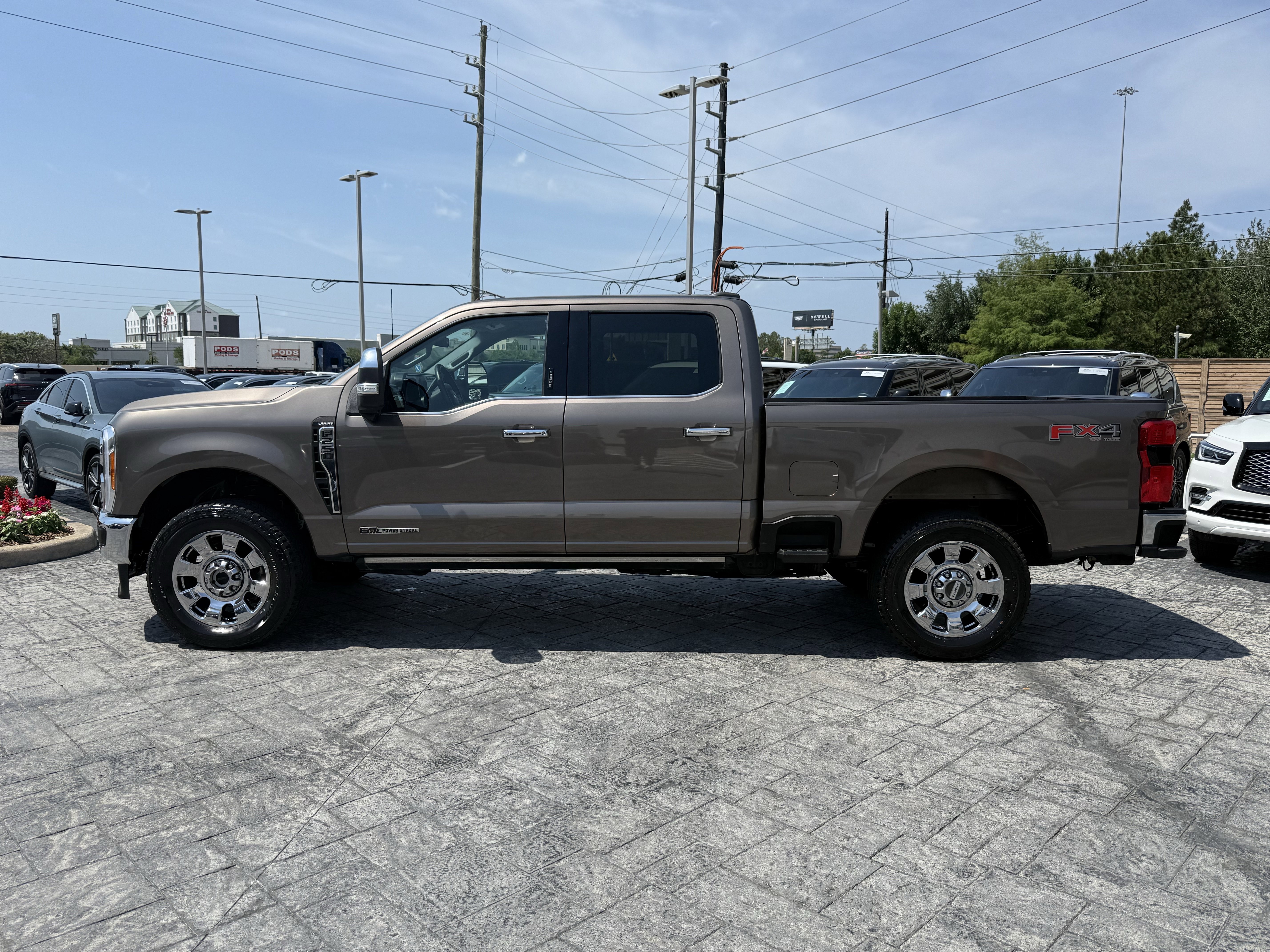 Used 2023 Ford F250 Lariat w/ Lariat Ultimate Package AWD/4WD image 4