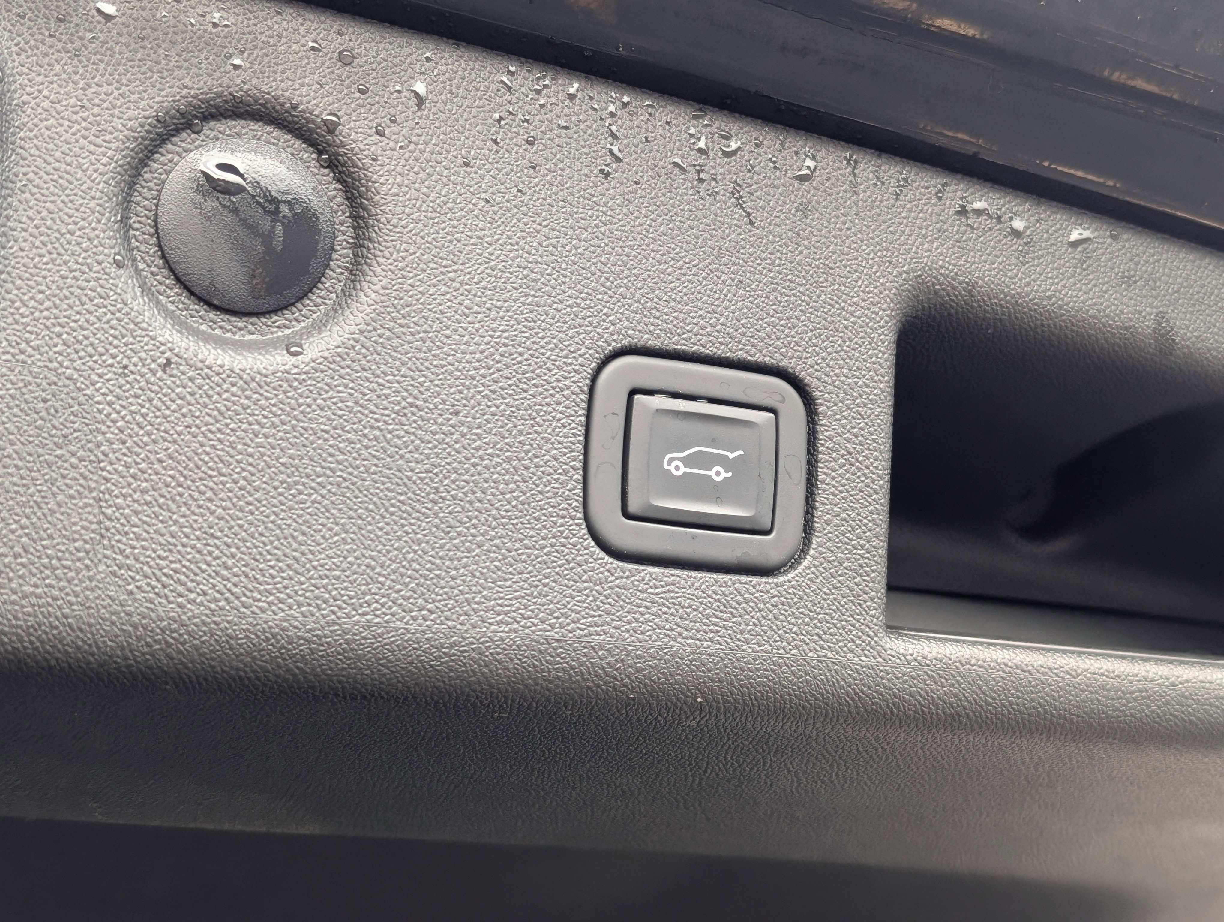 Used 2022 Chevrolet Equinox LT w/ Driver Convenience Package image 36