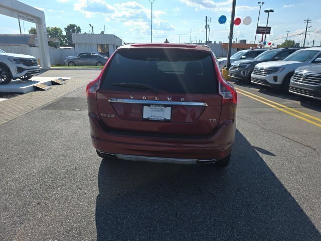 Used 2016 Volvo XC60 T5 Premier w/ Proximity Package FWD image 5