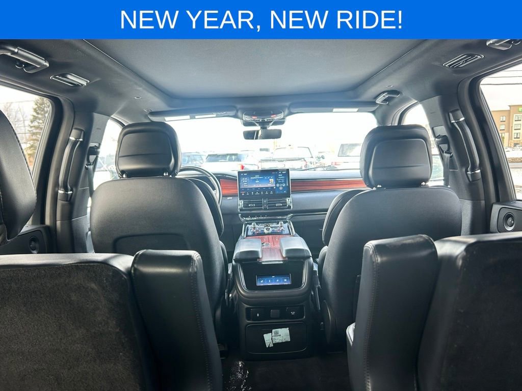 Used 2024 Lincoln Navigator Premiere image 23