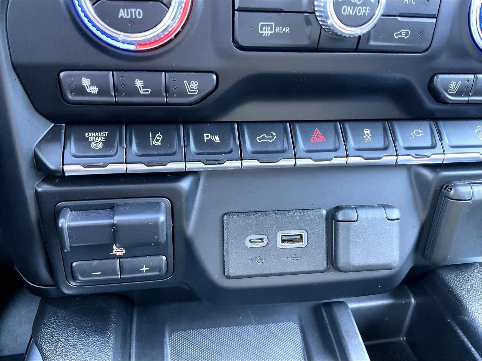 Used 2020 GMC Sierra 2500 Denali w/ Denali Ultimate Package image 38