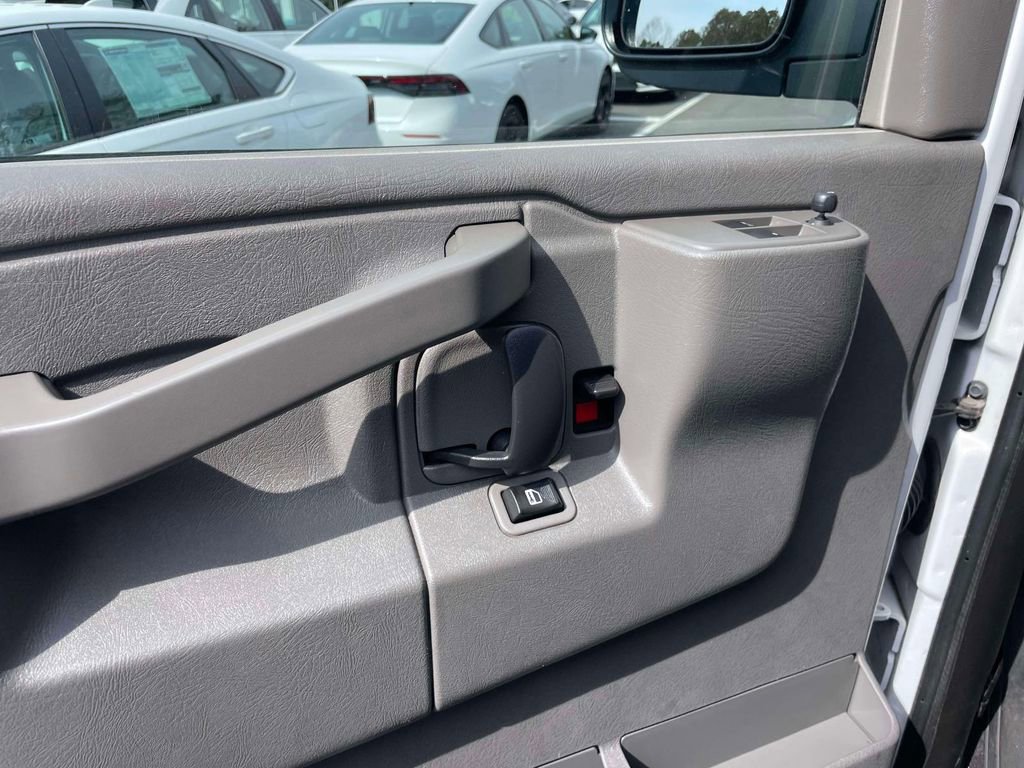 Used 2020 Chevrolet Express 3500 LT w/ LT Preferred Equipment Group image 16