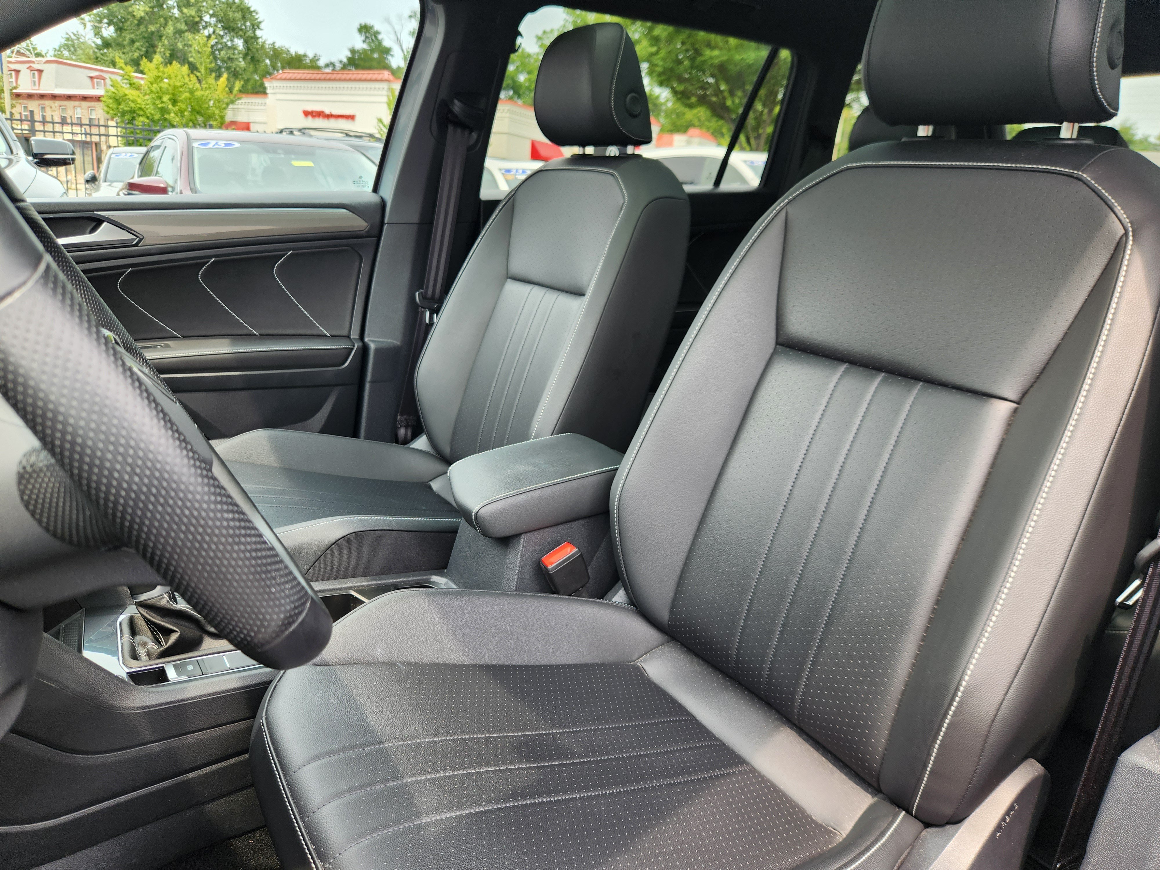 Certified 2024 Volkswagen Tiguan SE R-Line AWD/4WD image 7