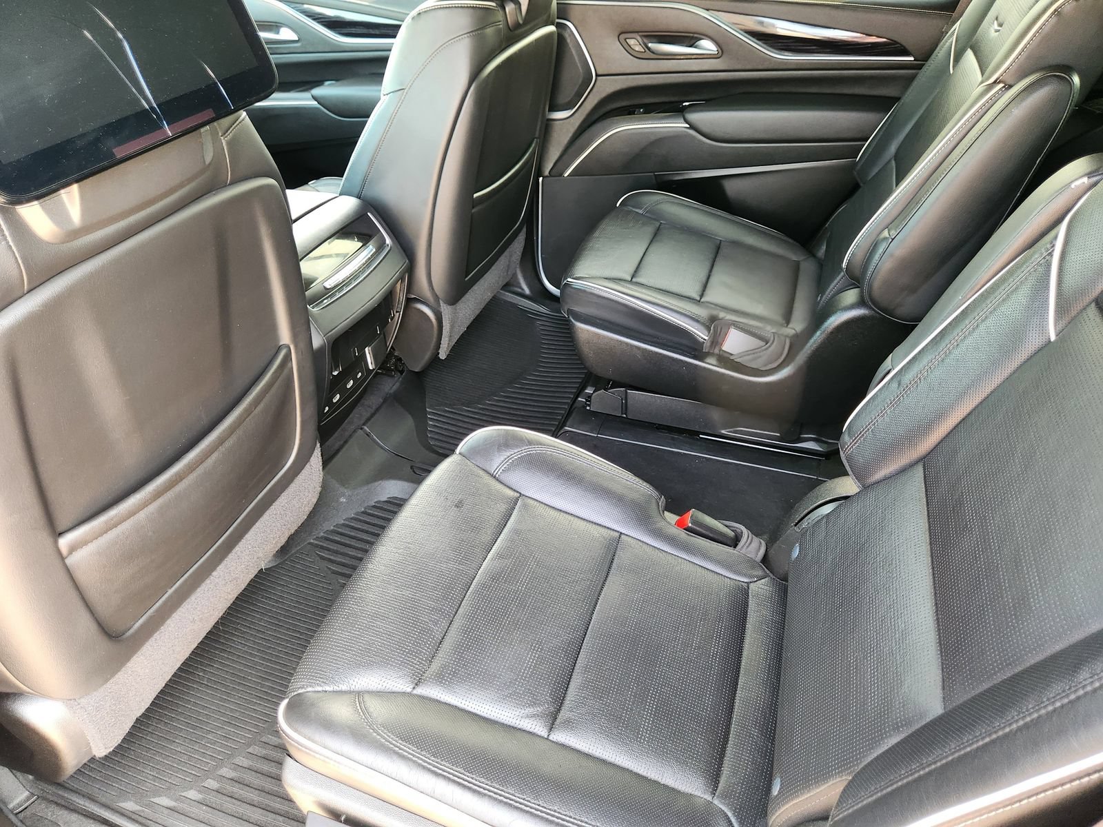 Used 2021 Cadillac Escalade Sport w/ LPO, ONYX Package AWD/4WD image 33