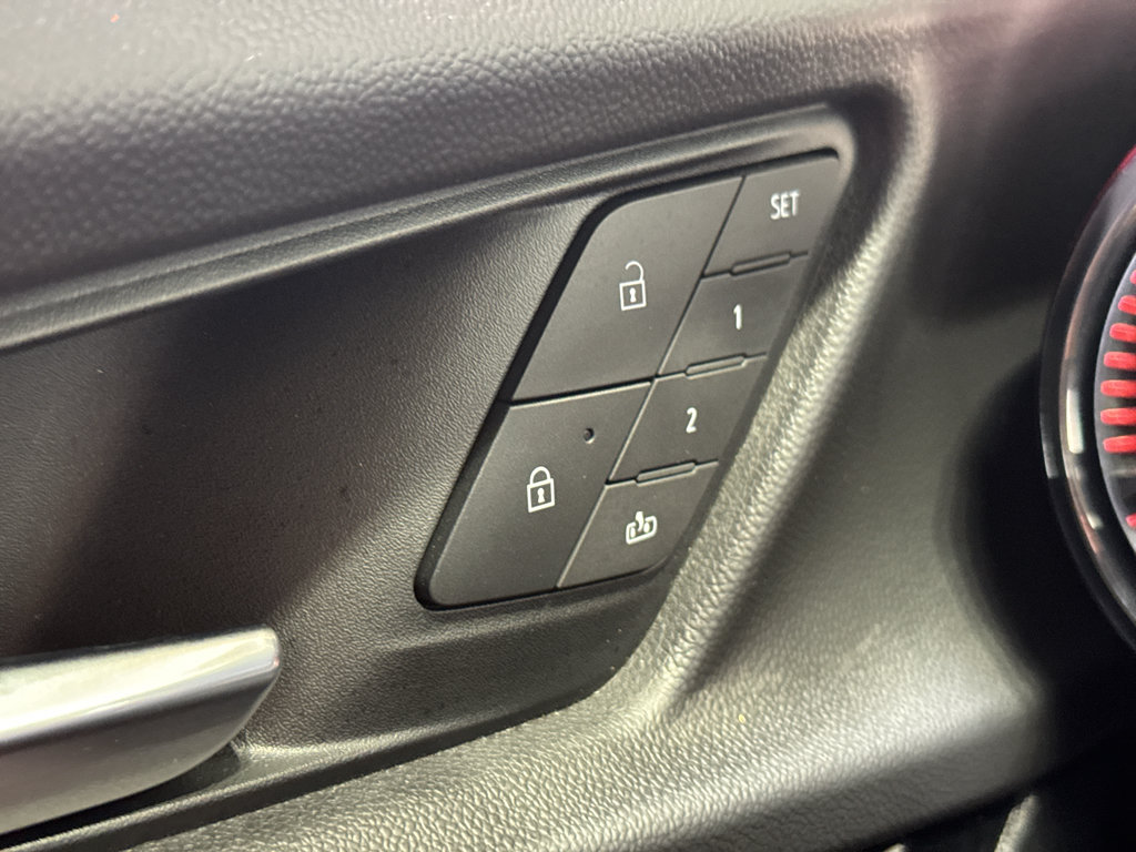 Used 2025 Chevrolet Equinox RS w/ Safety and Technology Package FWD image 34
