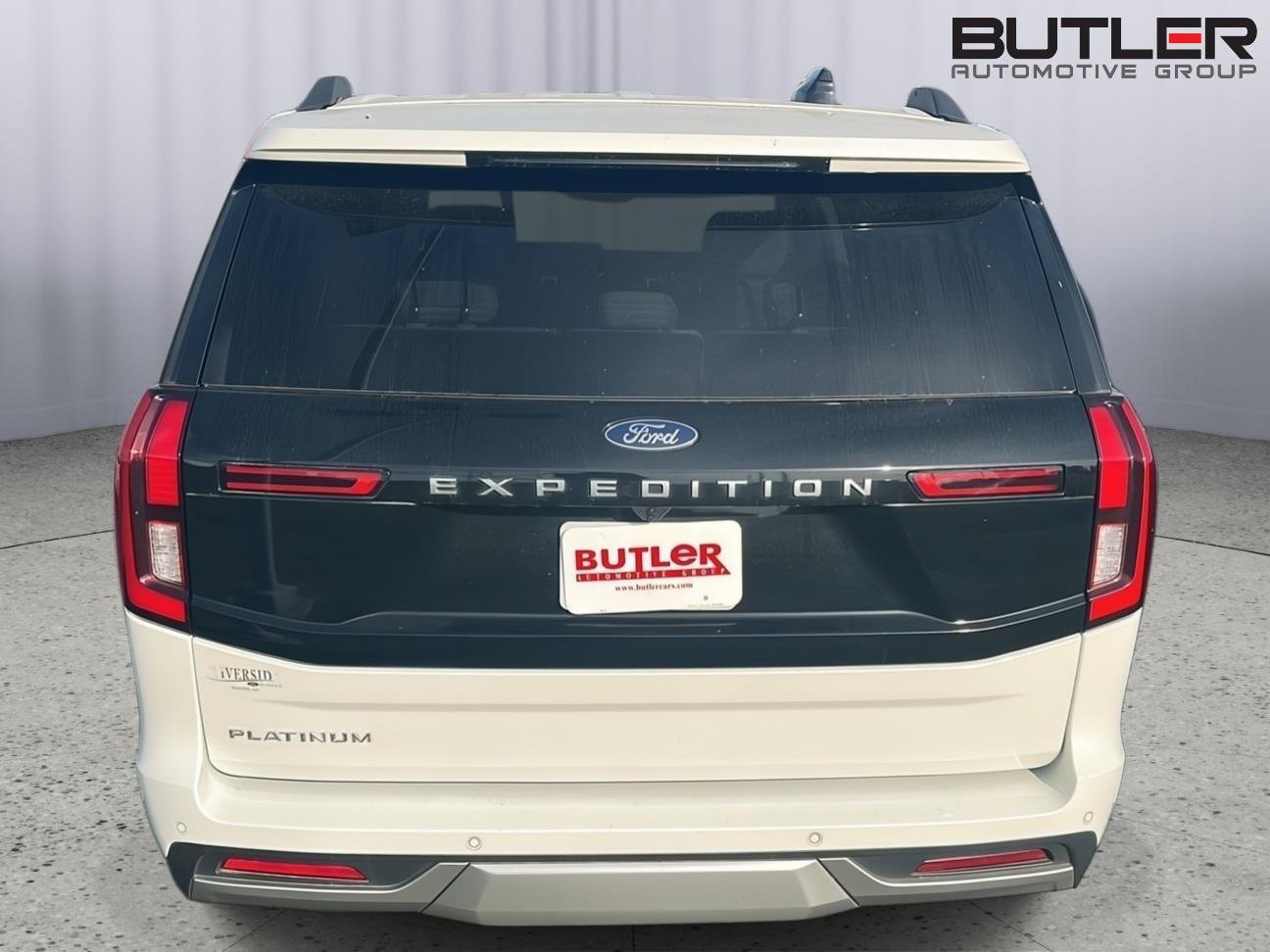 Used 2025 Ford Expedition Platinum w/ Platinum Ultimate Package image 9