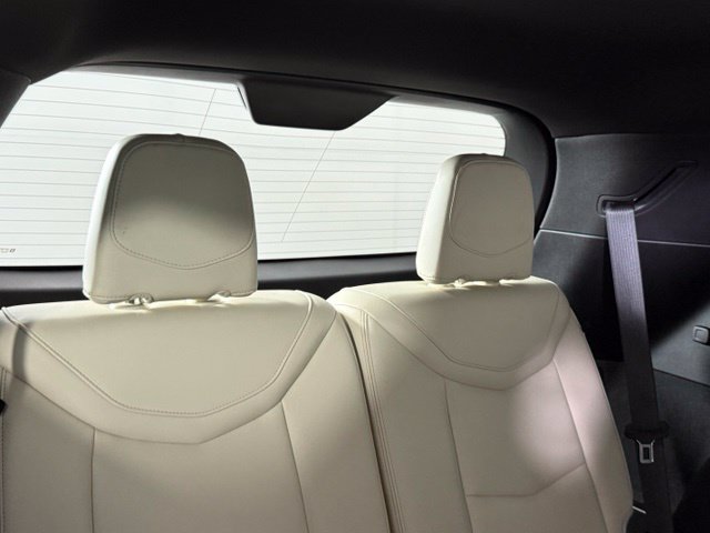 Used 2022 Cadillac XT6 Sport w/ Technology Package AWD/4WD image 32