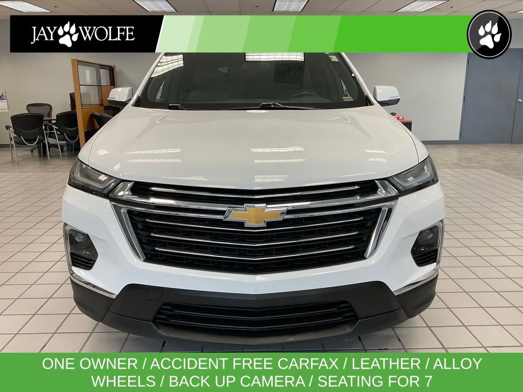 Used 2023 Chevrolet Traverse LT image 2