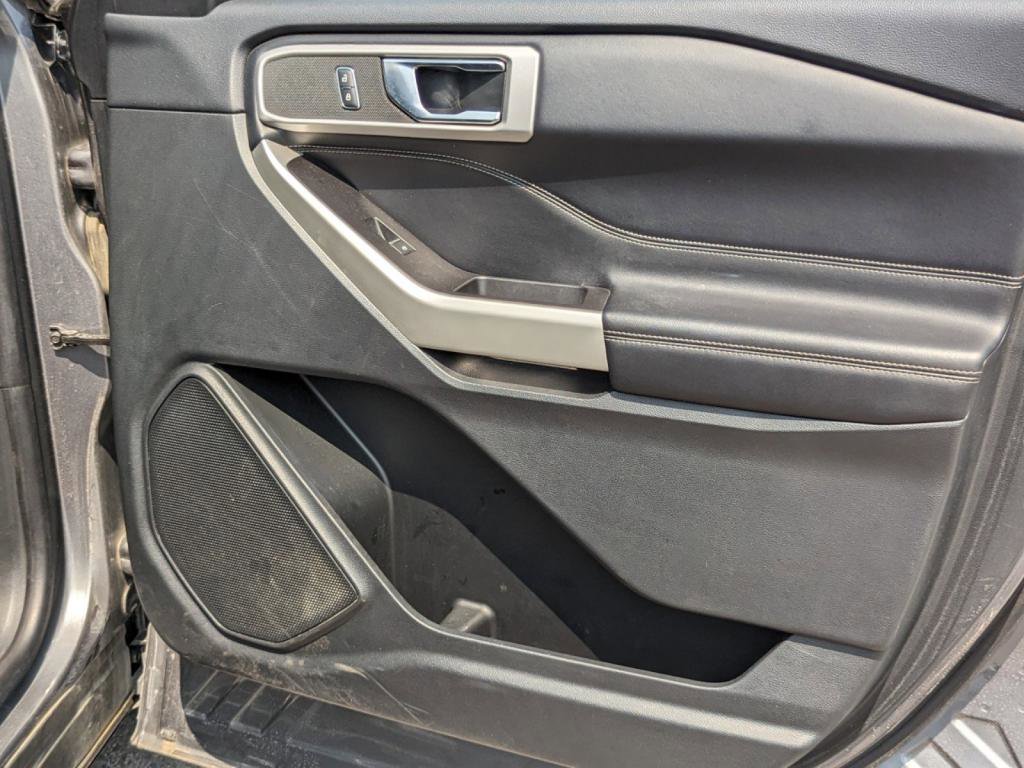 Used 2022 Ford Explorer XLT w/ Equipment Group 202A image 23