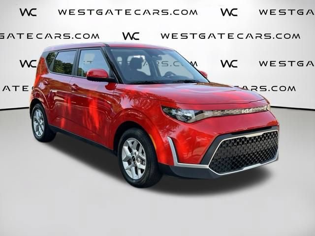 Certified 2025 Kia Soul LX w/ LX Technology Package FWD image 37