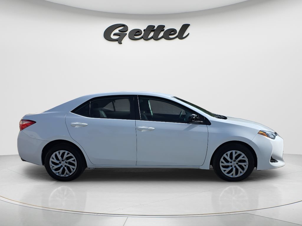 Used 2018 Toyota Corolla LE FWD image 4