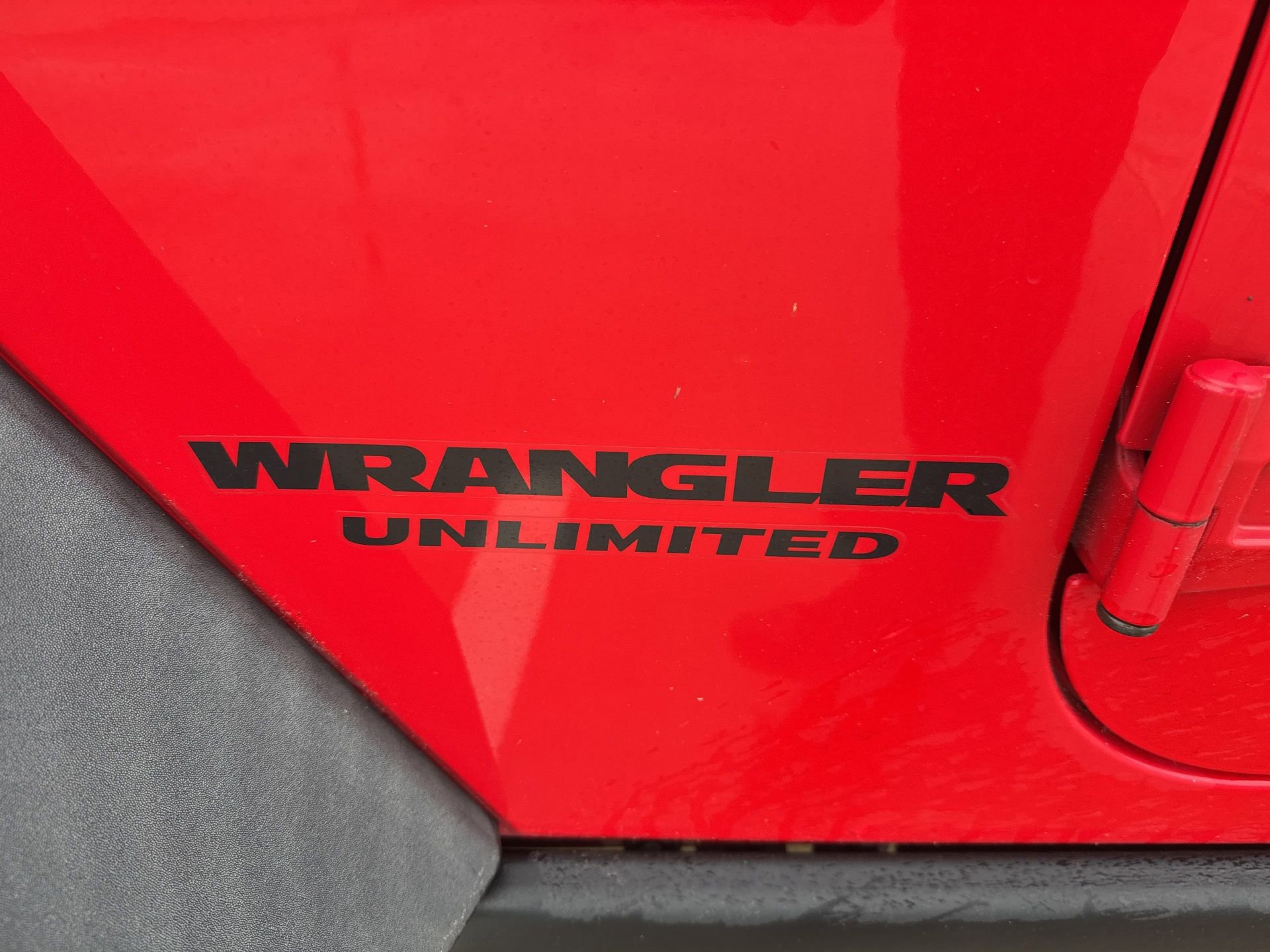 Used 2016 Jeep Wrangler Unlimited Rubicon AWD/4WD image 3