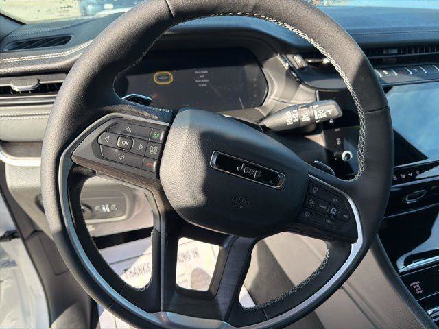 New 2026 Jeep Grand Cherokee Limited AWD/4WD image 13