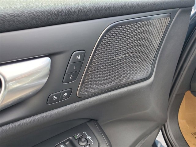 New 2026 Volvo V60 B5 Cross Country Plus w/ Protection Package Premier image 11