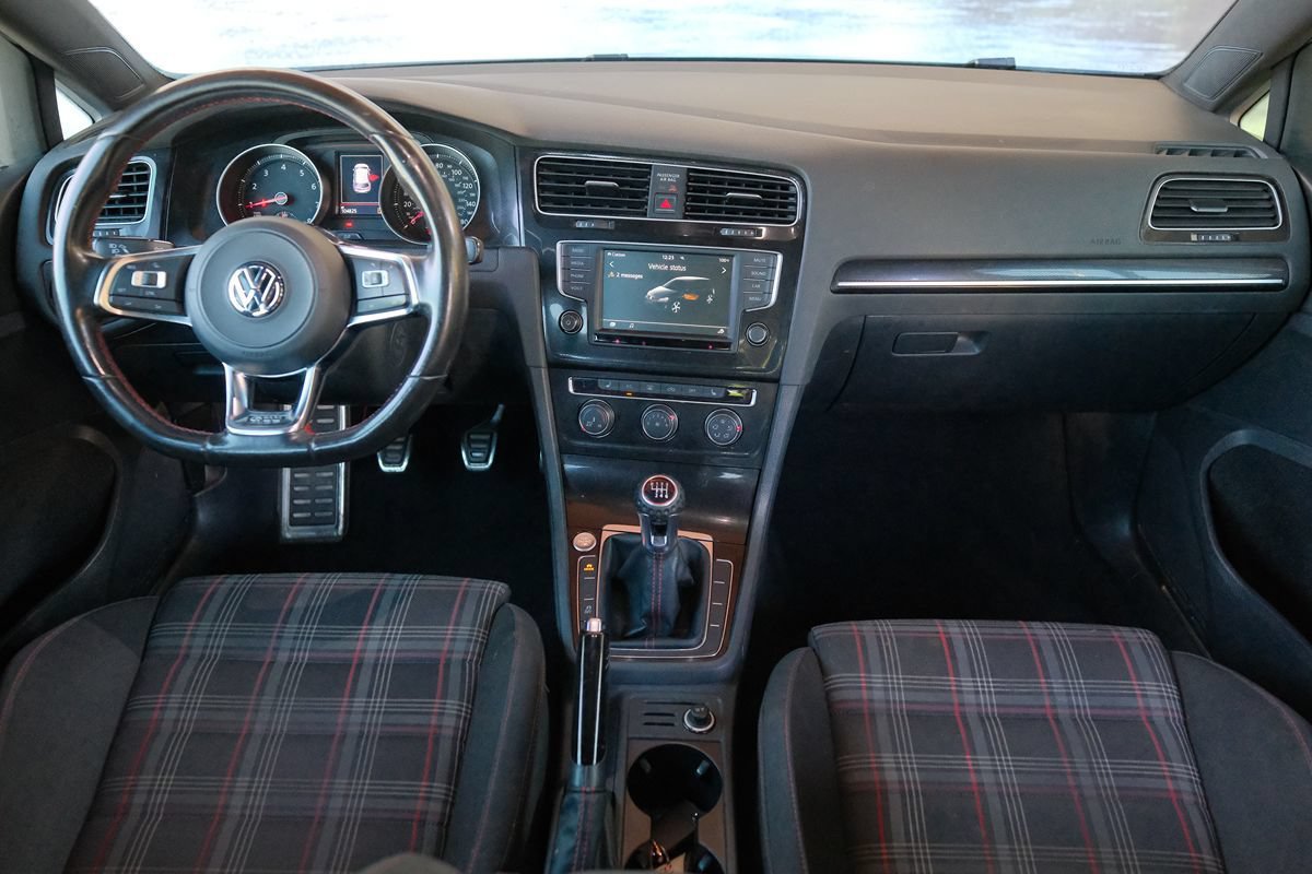 Used 2017 Volkswagen GTI Sport FWD image 21