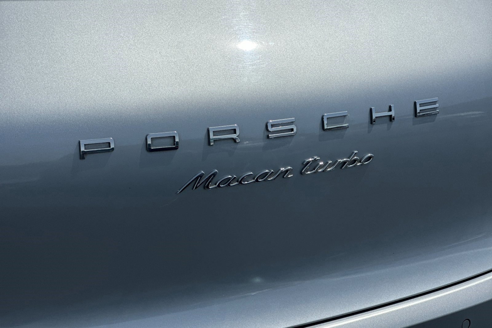 Used 2015 Porsche Macan Turbo AWD/4WD image 23
