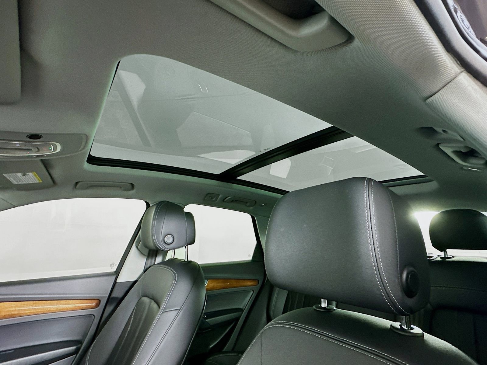 Used 2023 Audi Q5 2.0T Premium w/ Convenience Package image 23